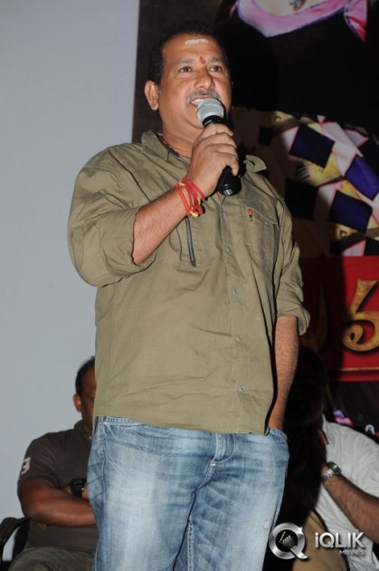 Aadu-Magadura-Bujji-Platinum-Disc-Function